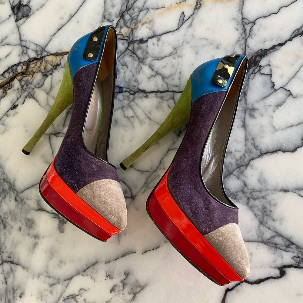 Stunning VERSACE heels 😍😍😍